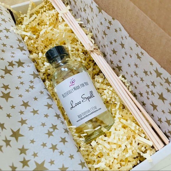 Reed Diffuser - Love Spell - Picture 2 of 2